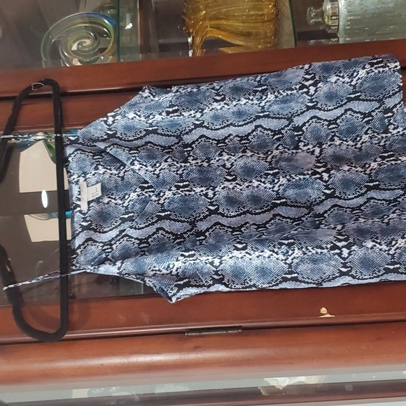 H & M Tank top Blue with white snakeskin patterns size 6 - Picture 6 of 7